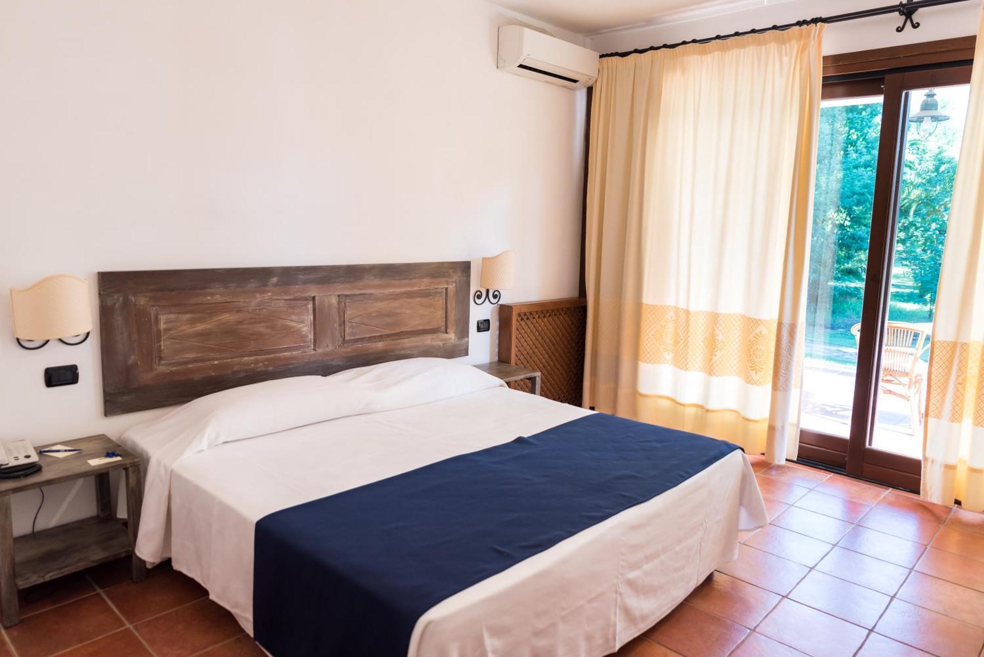 Hotel Costa Dei Fiori Санта-Маргерита-ди-Пула Экстерьер фото